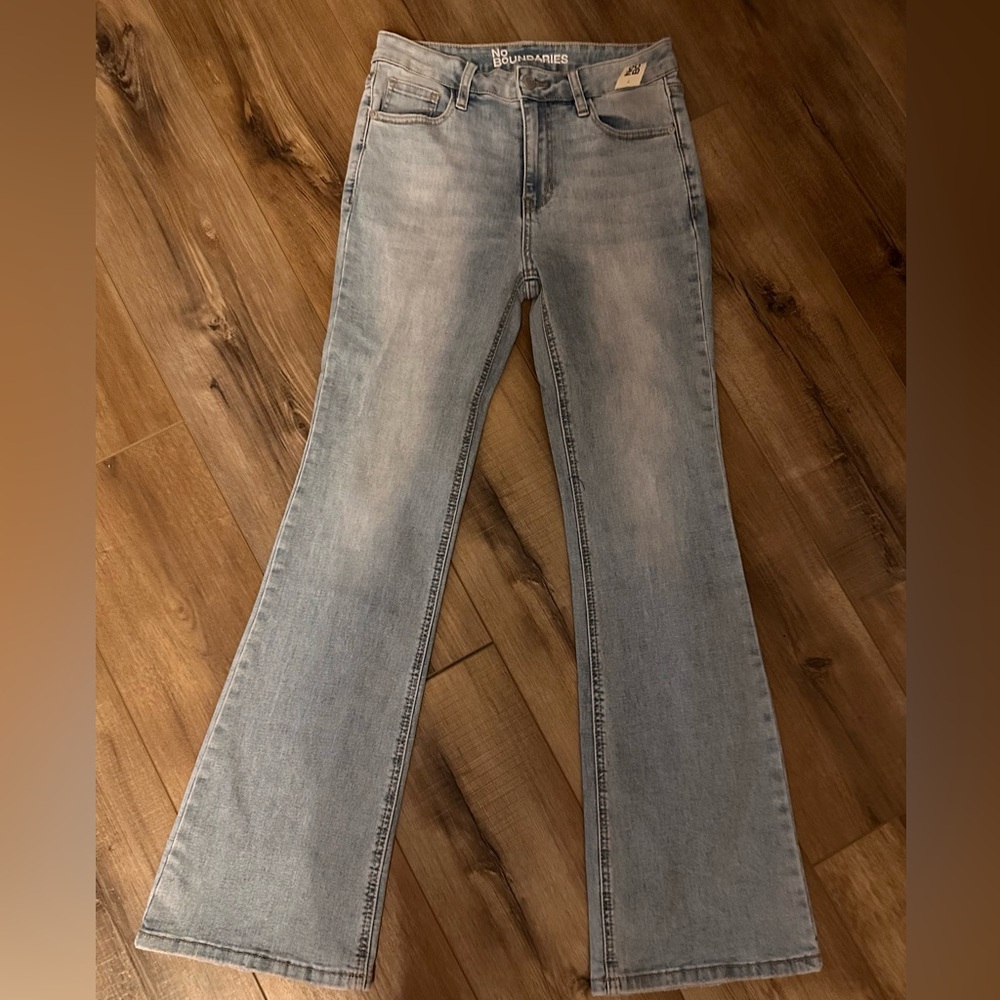 No Boundaries Size 6 Jeans New